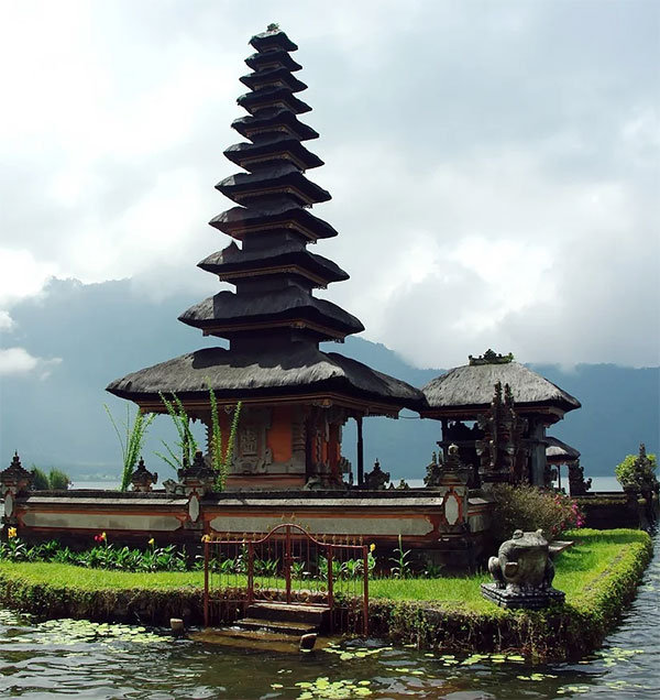 Danau Beratan See in Bali, Indonesien